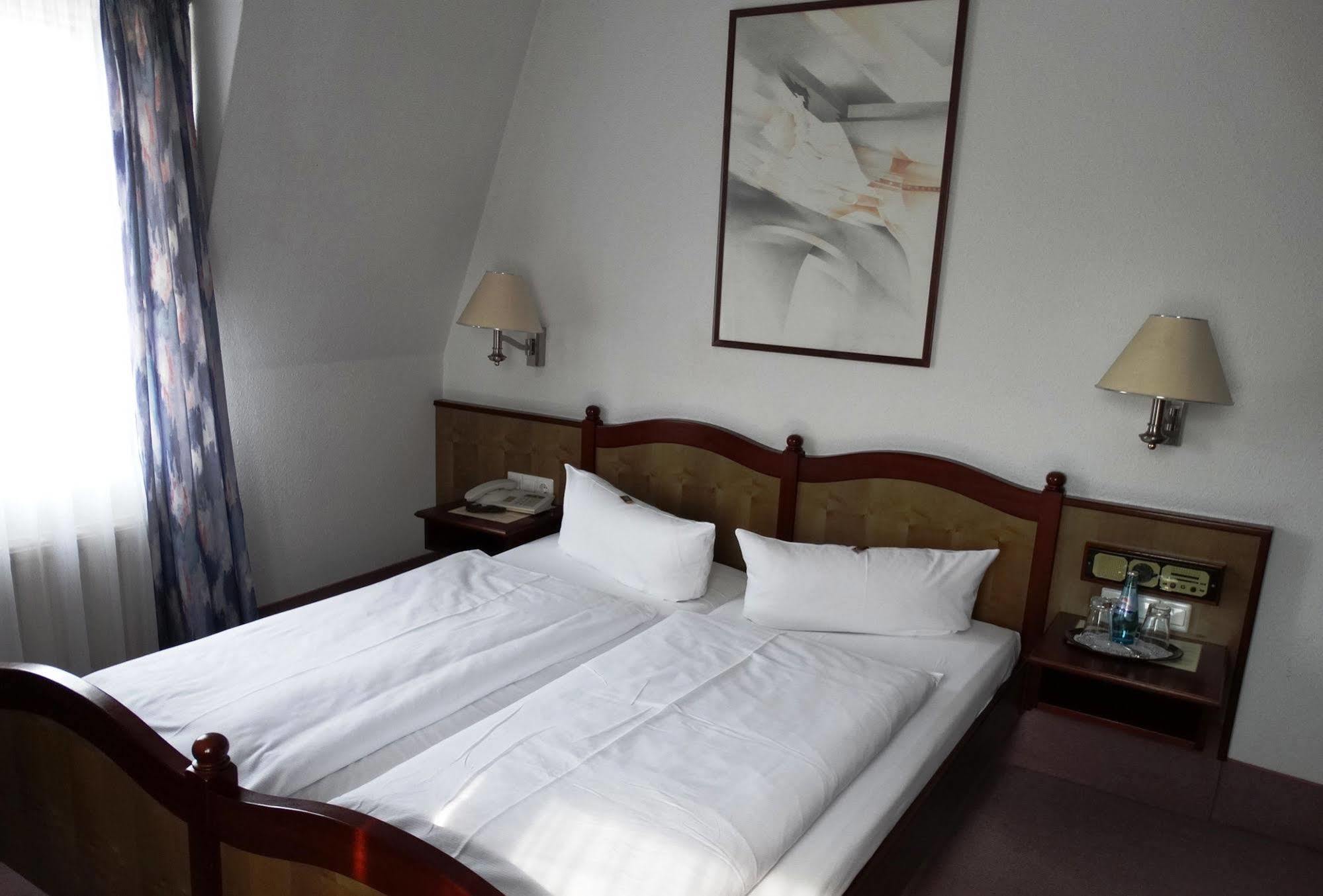 Hotel Villa Kipping Am Hauptbahnhof Dresda Exterior foto